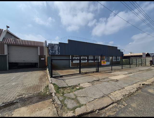 2,100M² WAREHOUSE TO LET IN HERIOTDALE
